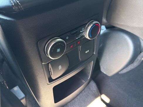 Used 2020 Ford Explorer XLT w/ Equipment Group 202A RWD image 12