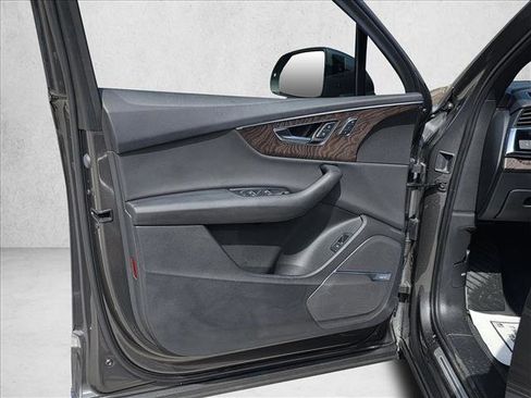 Used 2020 Audi Q7 2.0T Premium Plus w/ Premium Plus Package image 12