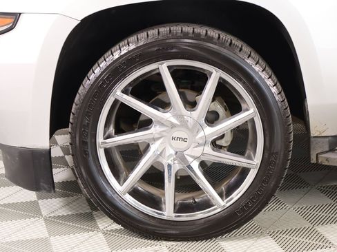 Used 2018 Chevrolet Tahoe LT image 22