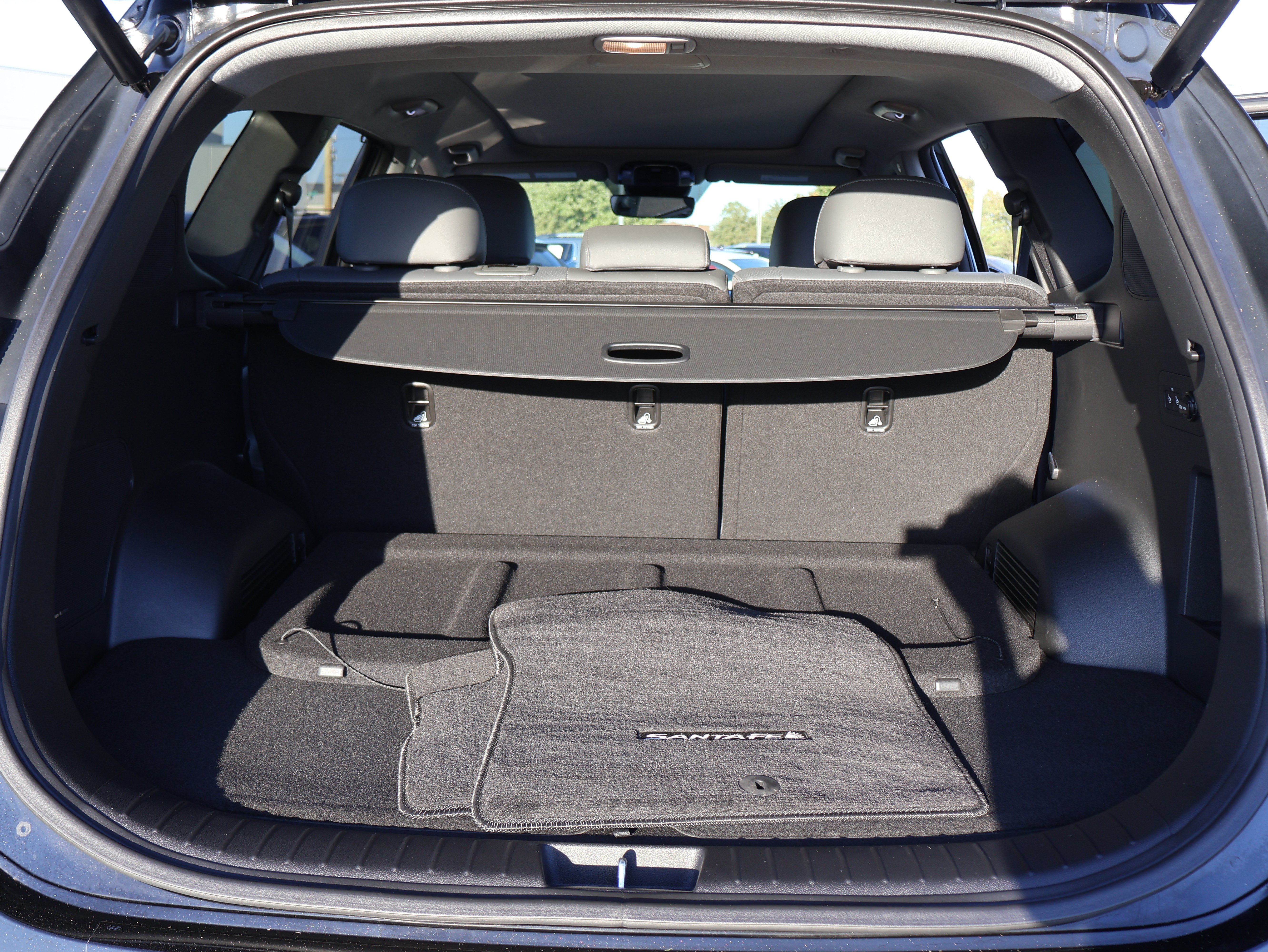 Used 2023 Hyundai Santa Fe Limited w/ Cargo Package AWD/4WD image 12