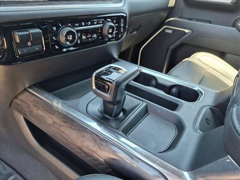 Used 2022 Chevrolet Silverado 1500 LTZ w/ LTZ Premium Package AWD/4WD image 12