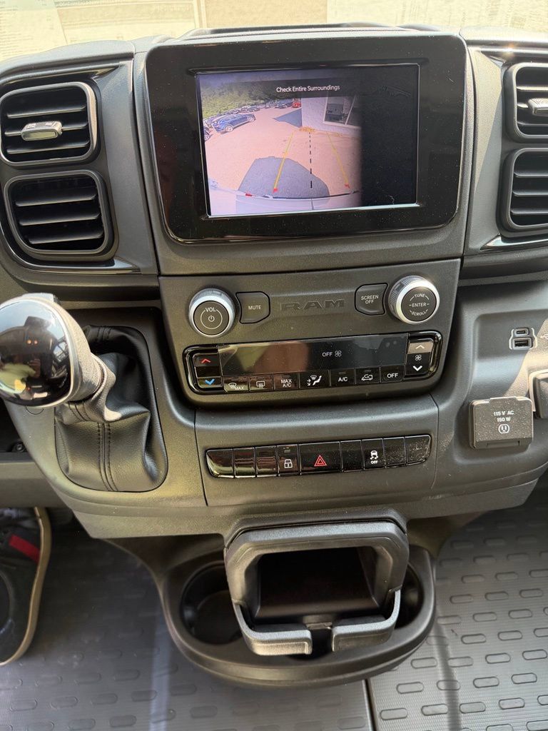 New 2025 RAM ProMaster 2500 w/ Convenience Group FWD image 16