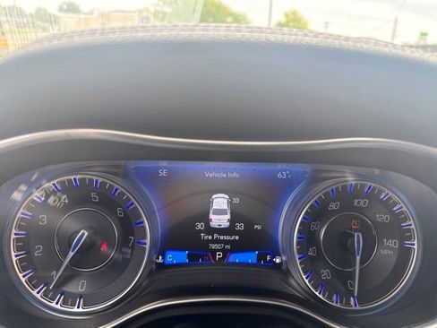 Used 2020 Chrysler 300 Touring w/ Sport Appearance Package RWD image 18