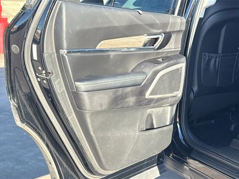 Used 2021 Kia Telluride EX w/ EX Premium Package image 16