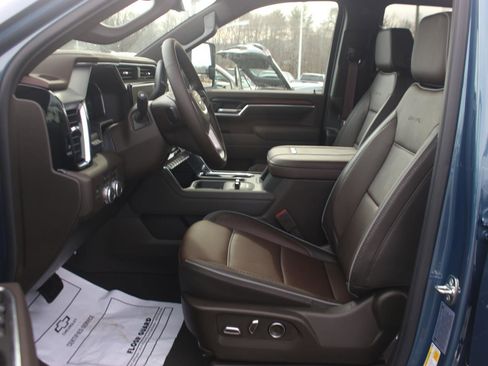 New 2026 GMC Sierra 2500 Denali w/ Denali Reserve Package image 14