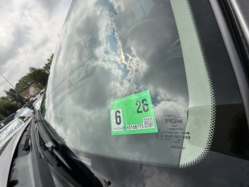 Used 2016 Toyota Tundra SR5 w/ SR5 Upgrade Package image 28