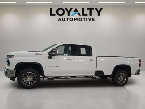 Used 2026 Chevrolet Silverado 3500 LTZ w/ LTZ Premium Package AWD/4WD image 6