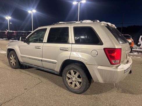 Used 2008 Jeep Grand Cherokee Limited w/ Trailer Tow Group IV image 2