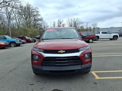 Used 2021 Chevrolet TrailBlazer LS FWD image 2