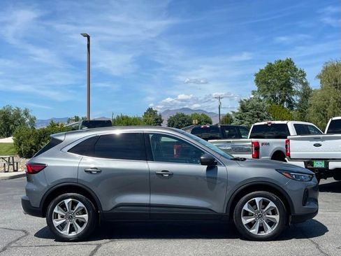Certified 2025 Ford Escape Platinum AWD/4WD image 2