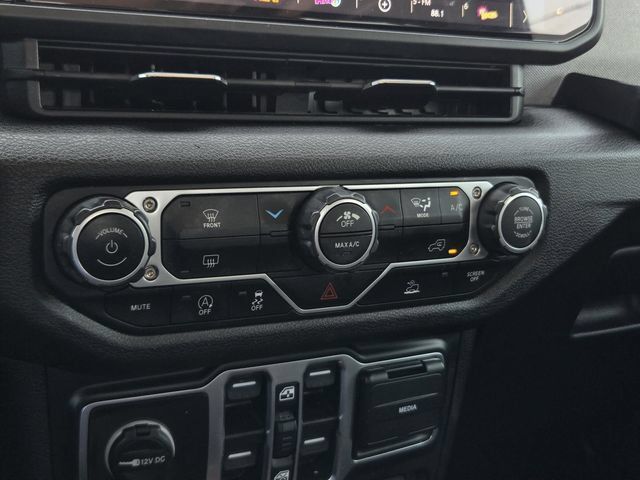 Used 2024 Jeep Gladiator Sport AWD/4WD image 19