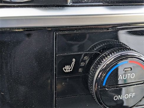 Used 2022 Nissan Pathfinder SV image 25