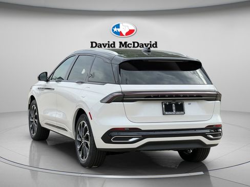 New 2026 Lincoln Nautilus Reserve image 5