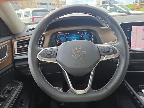 New 2026 Volkswagen Atlas SE image 14