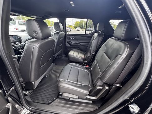 Used 2022 Chevrolet Traverse LT image 7