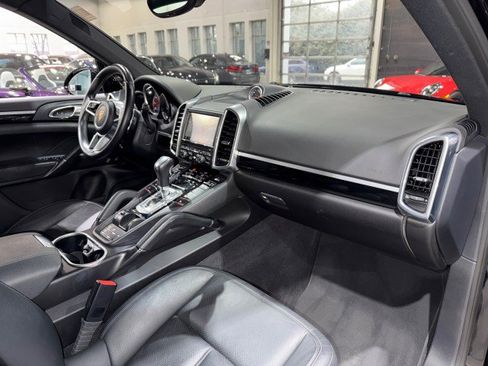 Used 2015 Porsche Cayenne S image 68