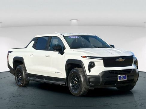 Used 2024 Chevrolet Silverado EV W/T image 8