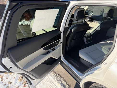 New 2026 Lincoln Nautilus Reserve image 19