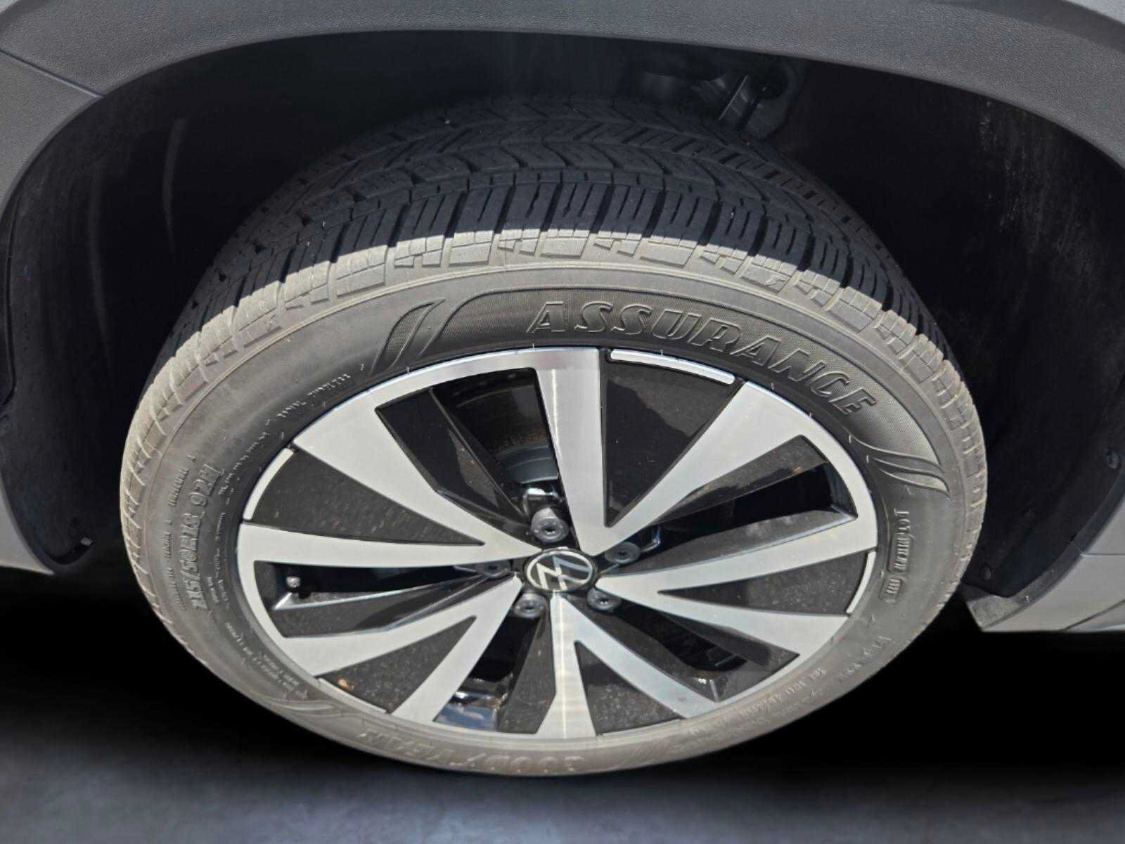Used 2023 Volkswagen Taos SE FWD image 9