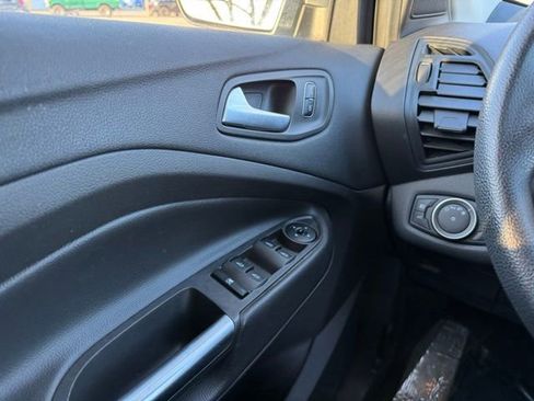 Certified 2018 Ford Escape SE w/ SE Sync 3 Package AWD/4WD image 32