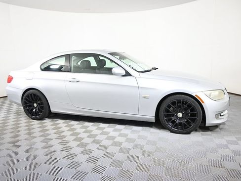 Used 2011 BMW 328i xDrive Coupe AWD/4WD image 8