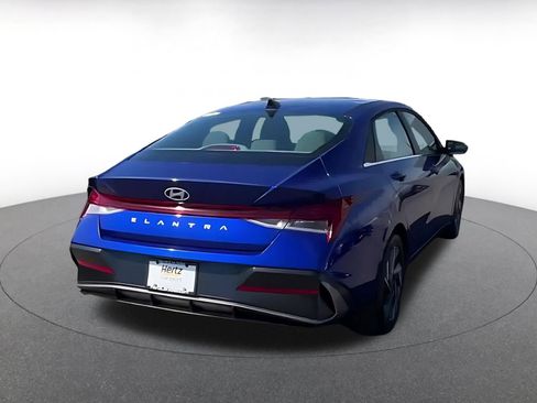 Used 2025 Hyundai Elantra SEL image 13