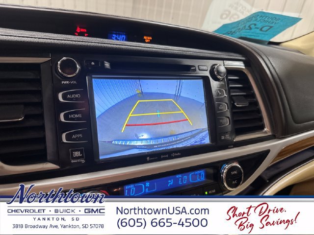 Used 2017 Toyota Highlander Limited AWD/4WD image 19