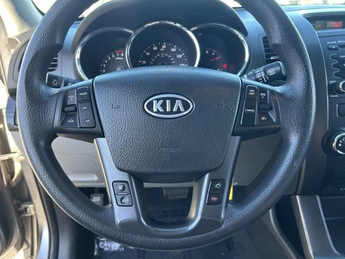 Used 2012 Kia Sorento LX w/ Convenience Pkg FWD image 26