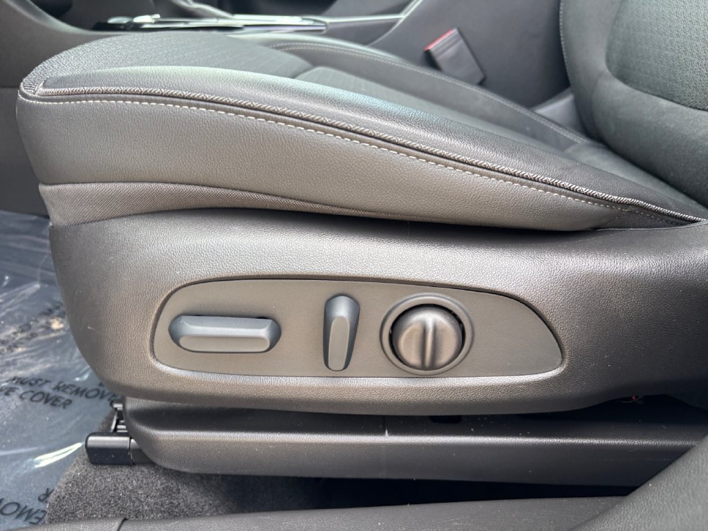 Used 2023 Buick Encore GX Select FWD image 13