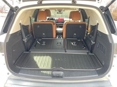 New 2026 Nissan Pathfinder Platinum image 16