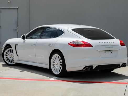 Used 2013 Porsche Panamera S RWD image 9