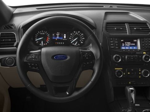 Used 2016 Ford Explorer image 7