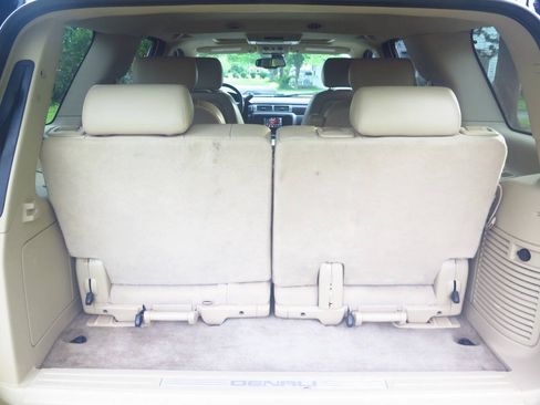 Used 2009 GMC Yukon Denali AWD/4WD image 12