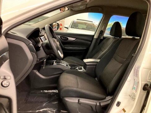 Used 2020 Nissan Rogue S image 9