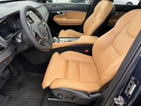 Certified 2024 Volvo XC90 B6 Ultimate w/ Protection Package Premier image 23