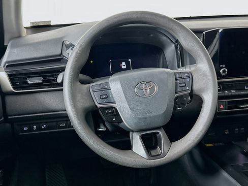 Used 2025 Toyota Camry LE image 18