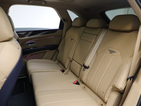 New 2025 Bentley Bentayga image 24