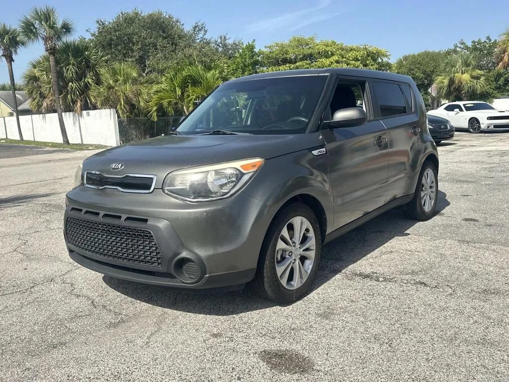 Used 2015 Kia Soul + FWD image 2