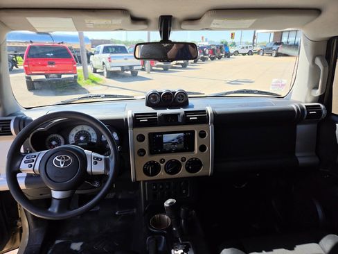 Used 2012 Toyota FJ Cruiser 4WD w/ Convenience Pkg image 21