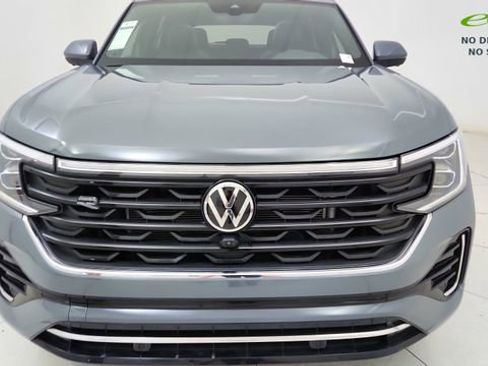 Used 2025 Volkswagen Atlas Cross Sport SEL Premium R-Line image 9