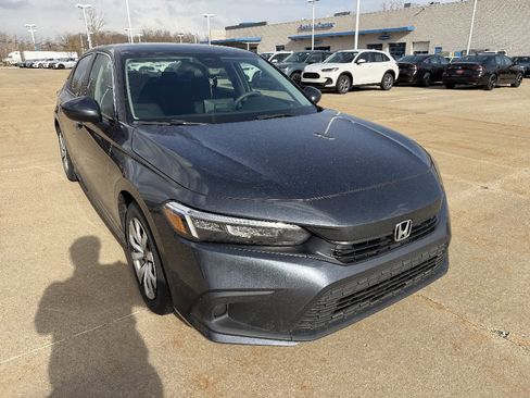 Used 2023 Honda Civic LX image 2