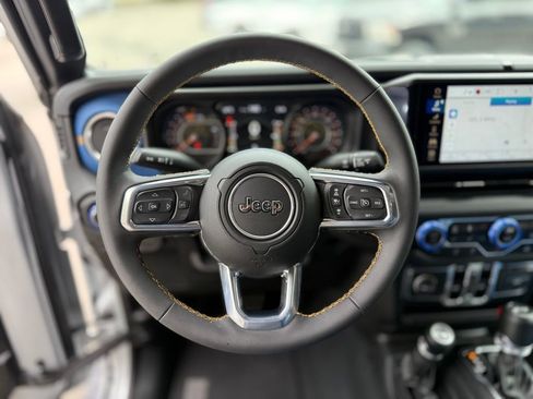 Used 2024 Jeep Wrangler Unlimited Sahara AWD/4WD image 6