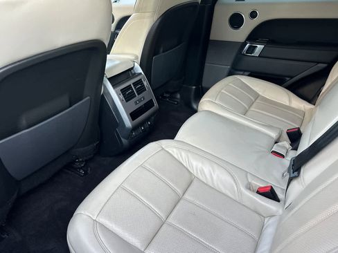 Used 2019 Land Rover Range Rover Sport HSE image 11