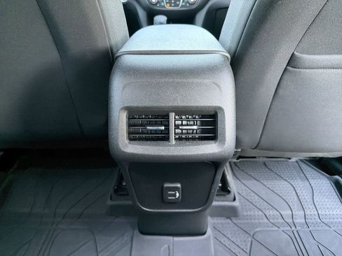 Used 2022 Chevrolet Equinox LT FWD image 21