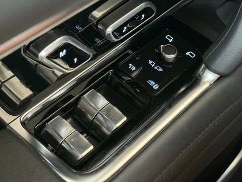 Used 2022 Land Rover Range Rover SE AWD/4WD image 22