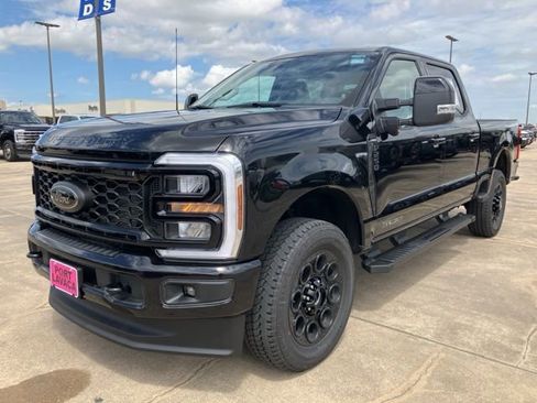 New 2025 Ford F250 Lariat w/ Black Appearance Package image 4