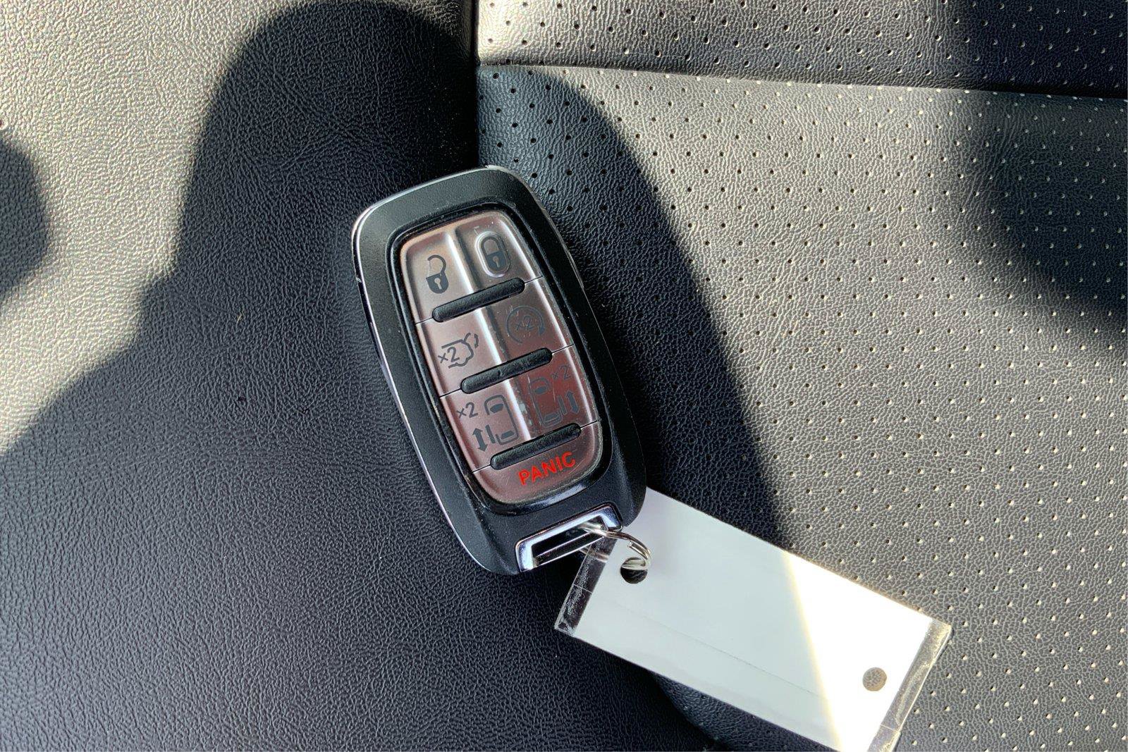 Used 2025 Chrysler Pacifica Select FWD image 36