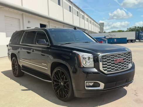 Used 2018 GMC Yukon XL Denali w/ Open Road Package AWD/4WD image 4