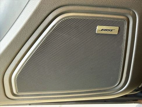 Certified 2026 Porsche Macan AWD/4WD image 12