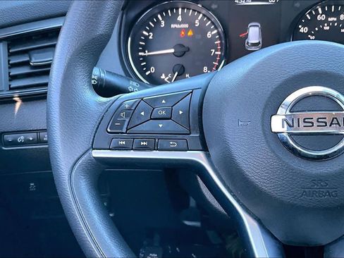 Used 2017 Nissan Rogue S image 21